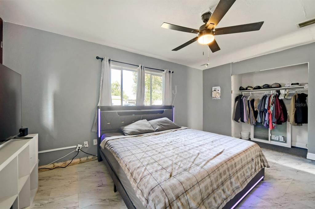 Activo con contrato: $219,995 (3 camas, 1 baños, 1461 Pies cuadrados)