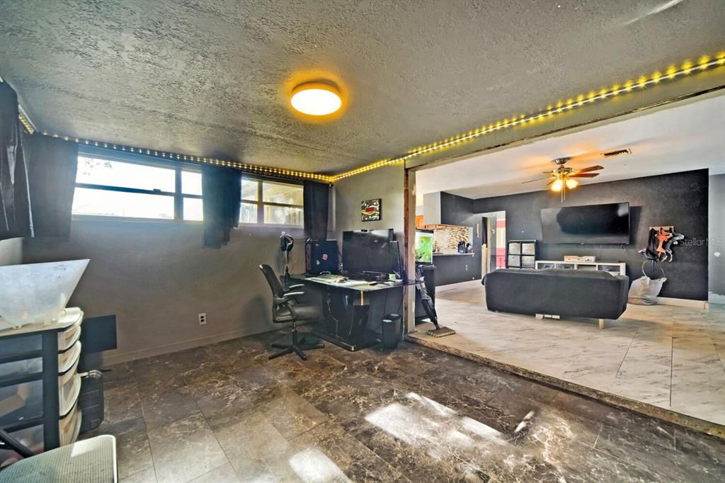 Activo con contrato: $219,995 (3 camas, 1 baños, 1461 Pies cuadrados)