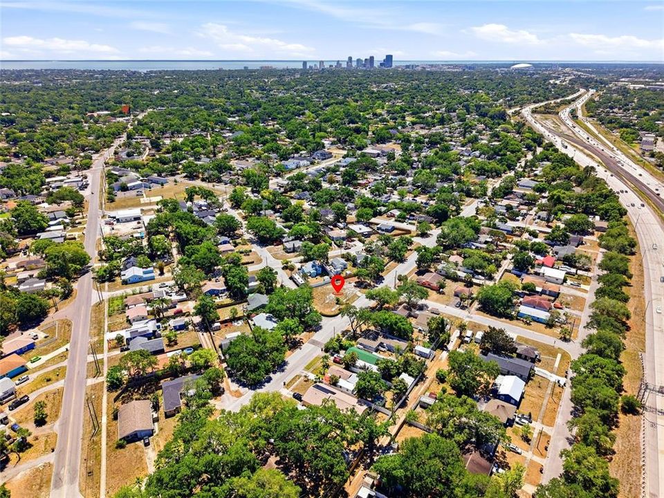 Activo con contrato: $179,999 (0.18 acres)