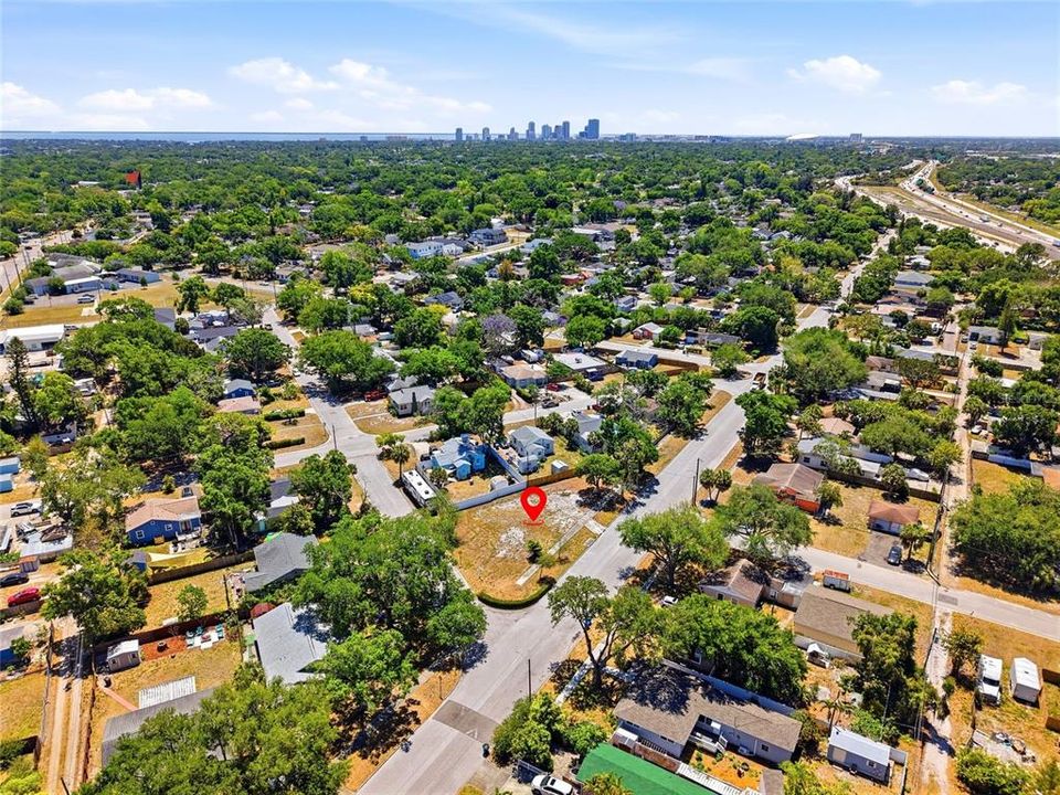 Activo con contrato: $179,999 (0.18 acres)