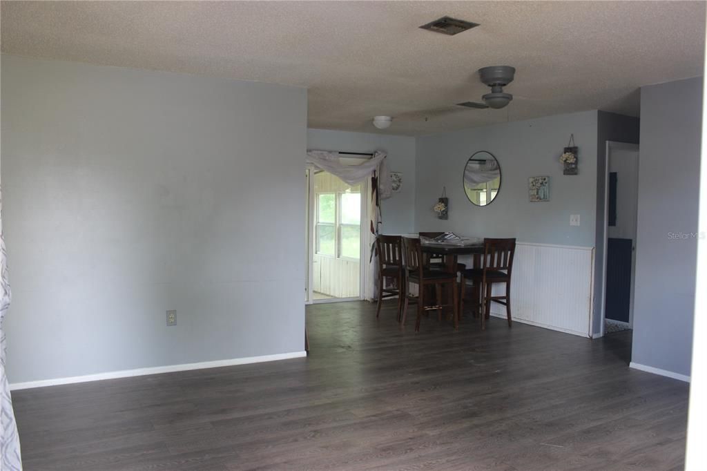 For Sale: $185,000 (3 beds, 1 baths, 1000 Square Feet)