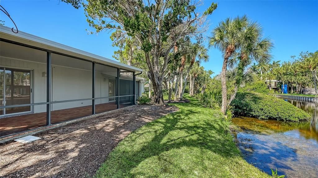 Active With Contract: $640,000 (3 beds, 2 baths, 1327 Square Feet)