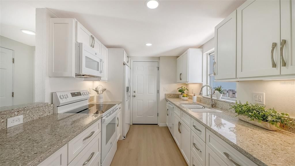 Active With Contract: $640,000 (3 beds, 2 baths, 1327 Square Feet)