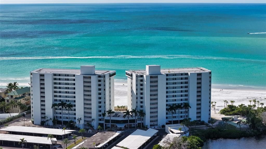 Active With Contract: $640,000 (3 beds, 2 baths, 1327 Square Feet)