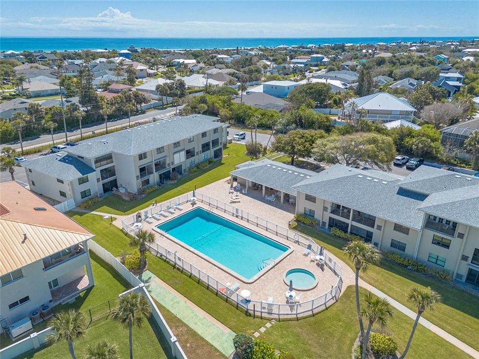 На продажу: $449,900 (2 спален, 2 ванн, 1130 Квадратных фут)