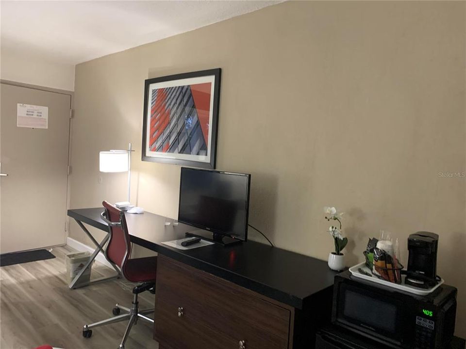 En Venta: $89,900 (0 camas, 1 baños, 348 Pies cuadrados)