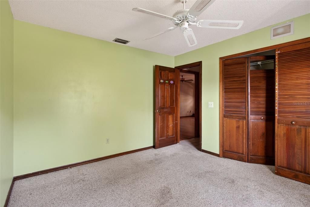 Active With Contract: $315,000 (3 beds, 2 baths, 1944 Square Feet)