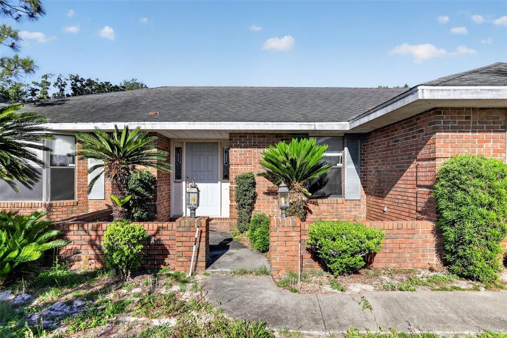 Active With Contract: $315,000 (3 beds, 2 baths, 1944 Square Feet)