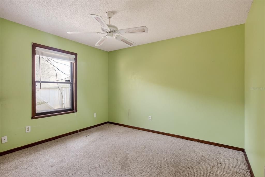 Active With Contract: $315,000 (3 beds, 2 baths, 1944 Square Feet)