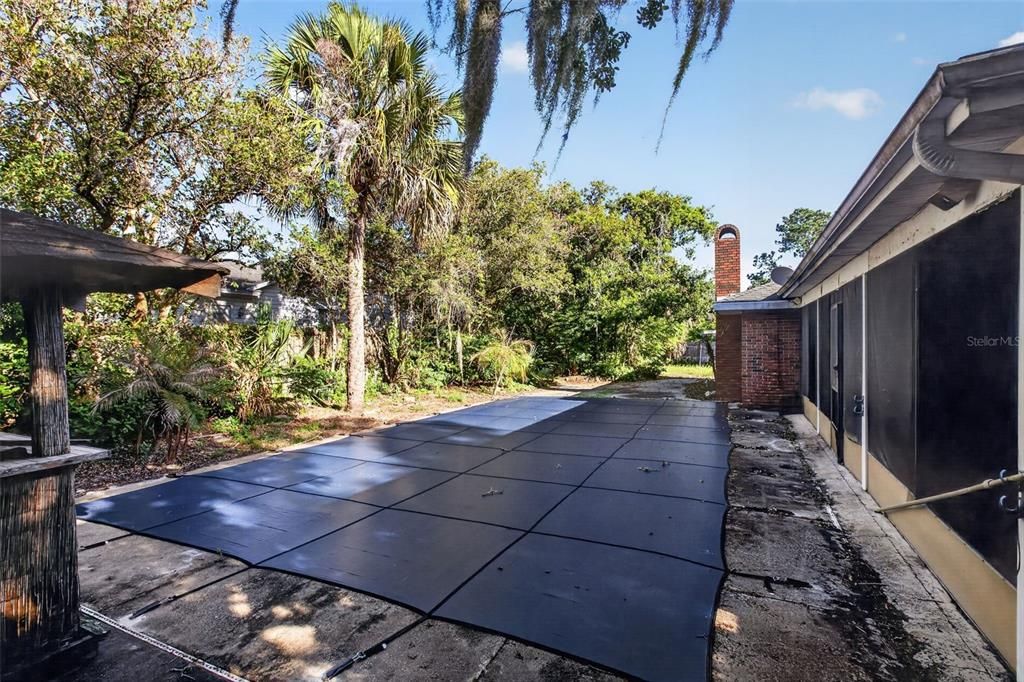 Active With Contract: $315,000 (3 beds, 2 baths, 1944 Square Feet)