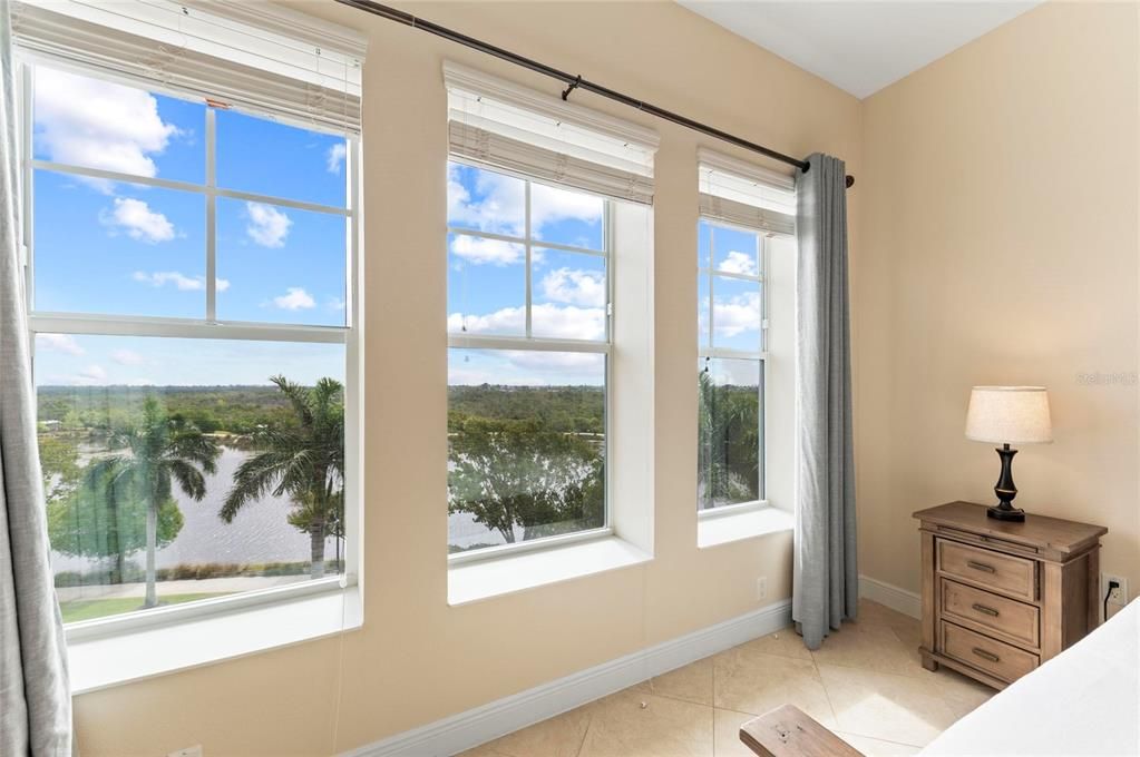 For Sale: $799,000 (3 beds, 3 baths, 1664 Square Feet)