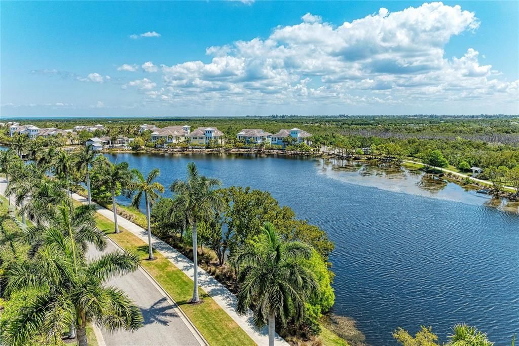 For Sale: $799,000 (3 beds, 3 baths, 1664 Square Feet)