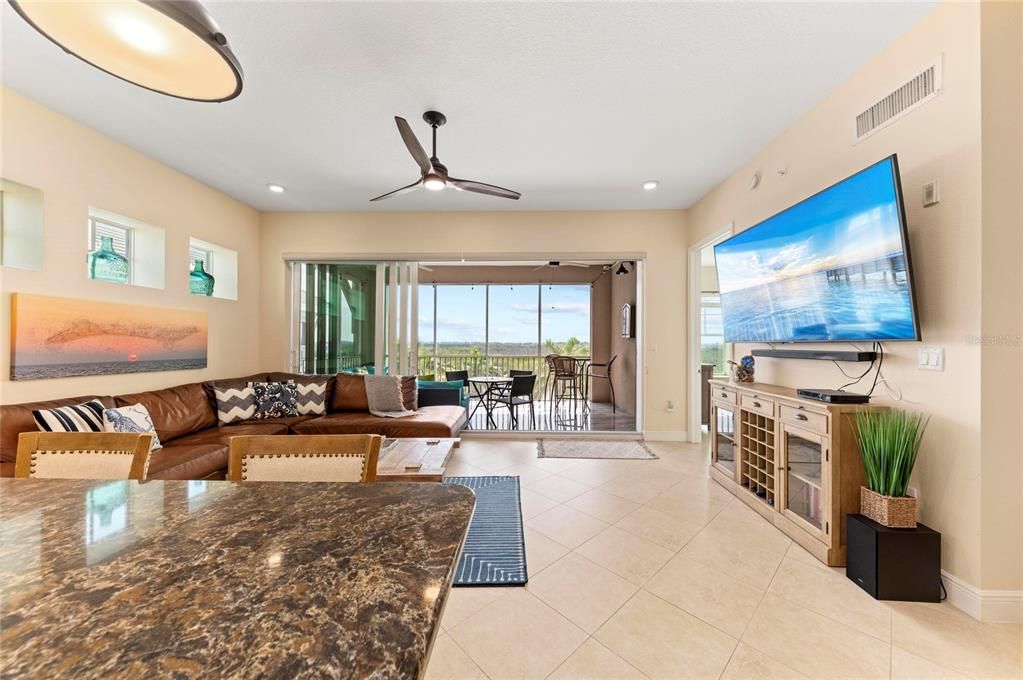 For Sale: $799,000 (3 beds, 3 baths, 1664 Square Feet)