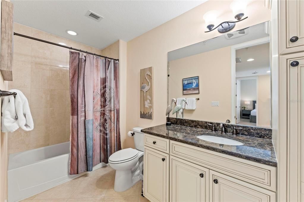 For Sale: $799,000 (3 beds, 3 baths, 1664 Square Feet)