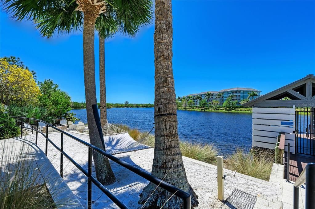 For Sale: $799,000 (3 beds, 3 baths, 1664 Square Feet)