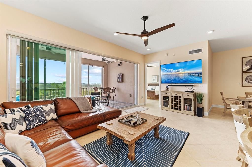 For Sale: $799,000 (3 beds, 3 baths, 1664 Square Feet)