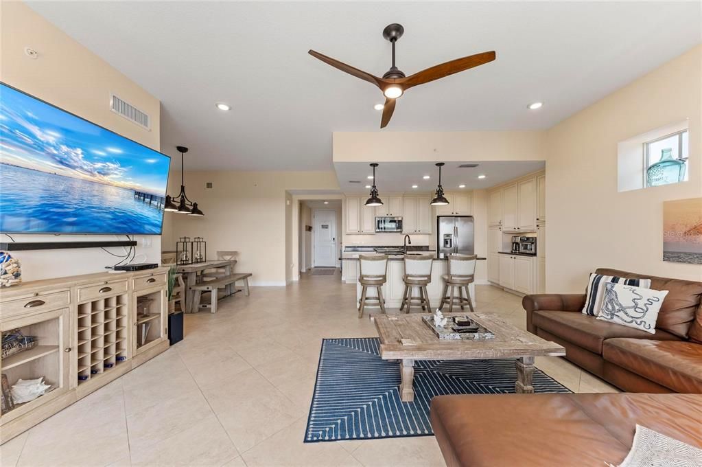 For Sale: $799,000 (3 beds, 3 baths, 1664 Square Feet)