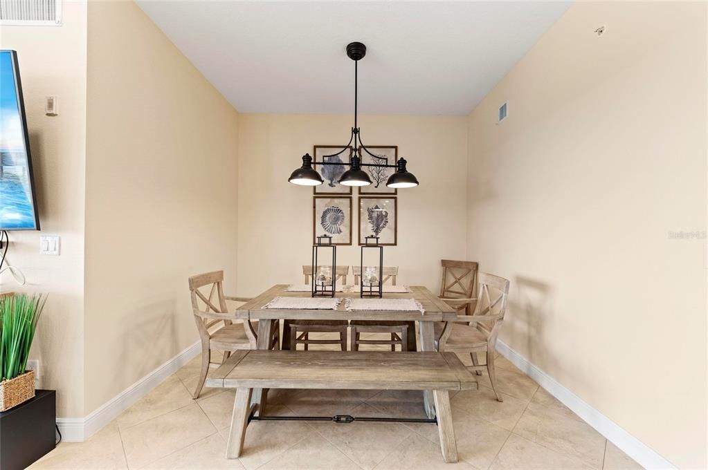 For Sale: $799,000 (3 beds, 3 baths, 1664 Square Feet)