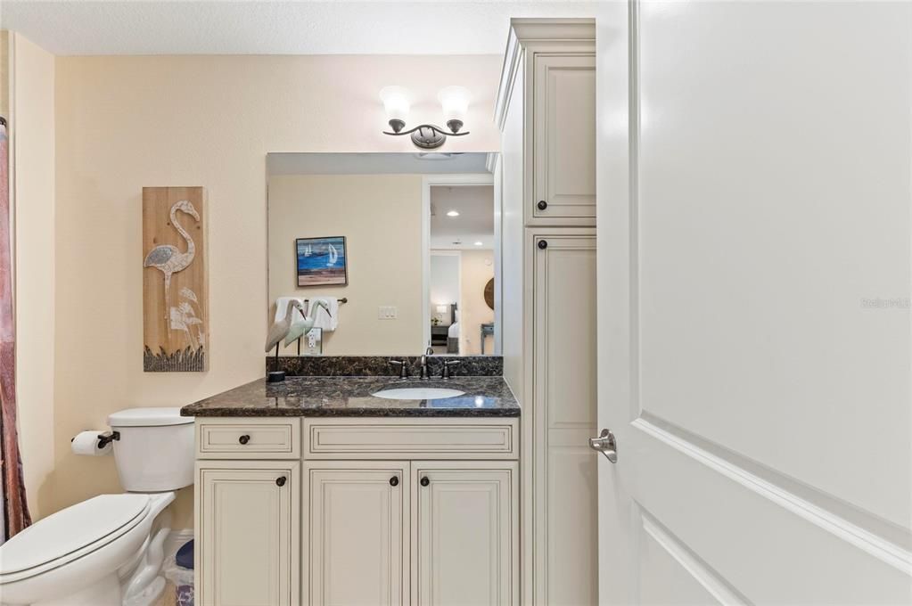 For Sale: $799,000 (3 beds, 3 baths, 1664 Square Feet)