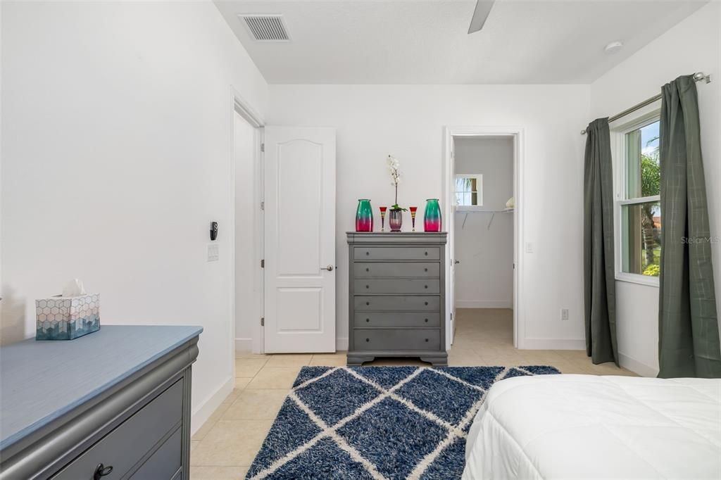 For Rent: $2,750 (3 beds, 3 baths, 2494 Square Feet)