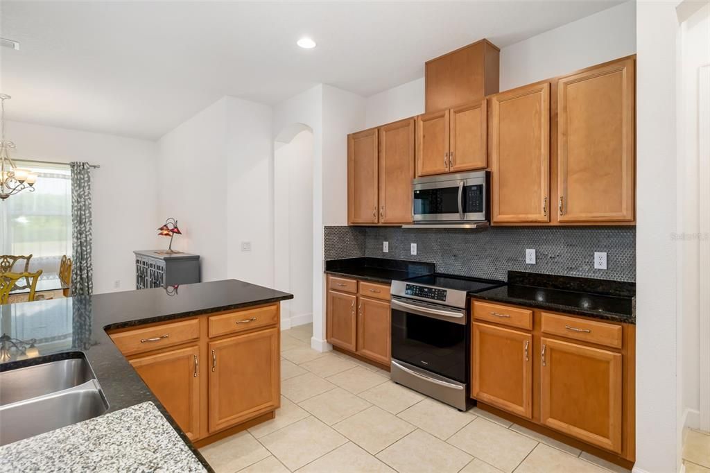 For Rent: $2,750 (3 beds, 3 baths, 2494 Square Feet)