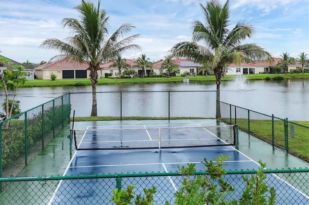 For Rent: $2,750 (3 beds, 3 baths, 2494 Square Feet)