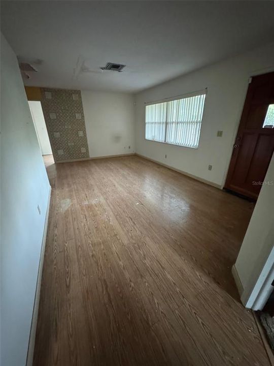 Activo con contrato: $118,000 (3 camas, 2 baños, 1125 Pies cuadrados)