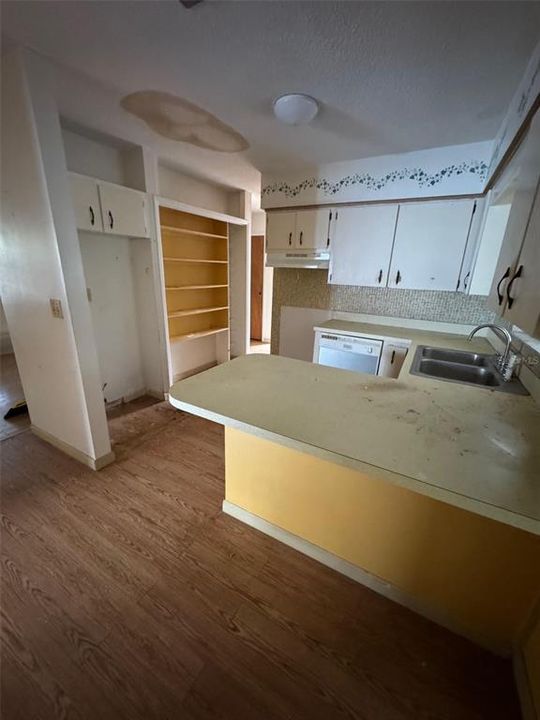Activo con contrato: $118,000 (3 camas, 2 baños, 1125 Pies cuadrados)