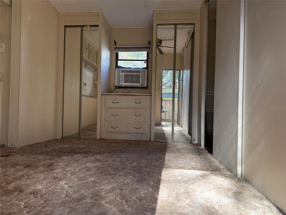 For Rent: $900 (1 beds, 1 baths, 400 Square Feet)