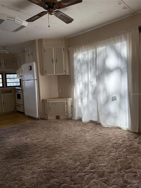 For Rent: $900 (1 beds, 1 baths, 400 Square Feet)