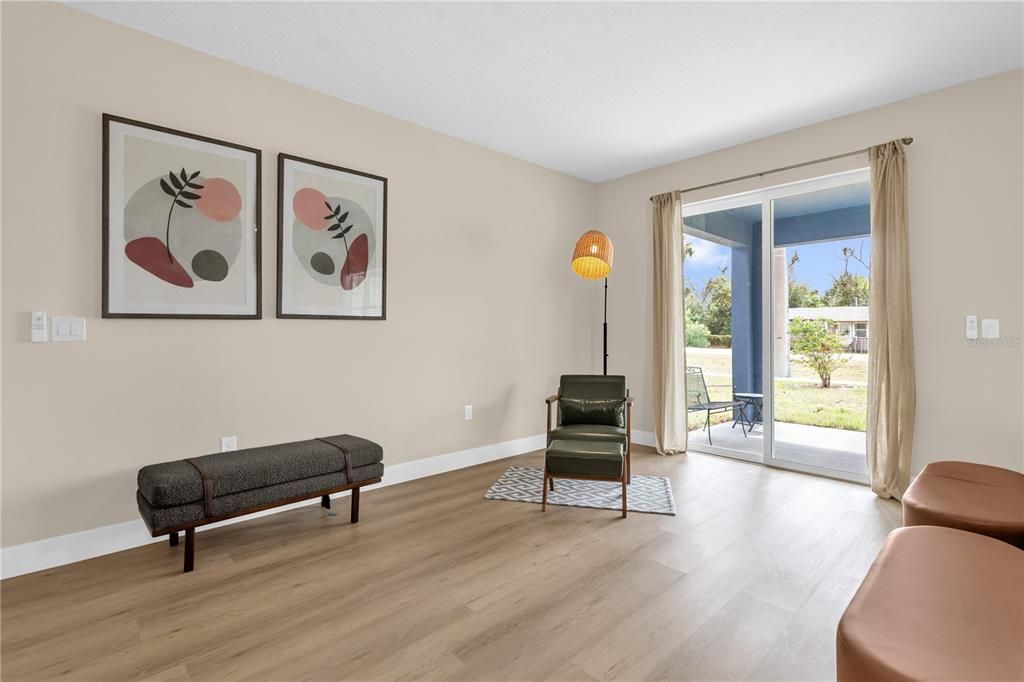 En Venta: $385,000 (3 camas, 2 baños, 2032 Pies cuadrados)