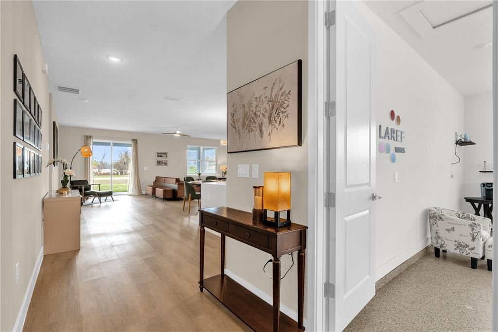En Venta: $385,000 (3 camas, 2 baños, 2032 Pies cuadrados)