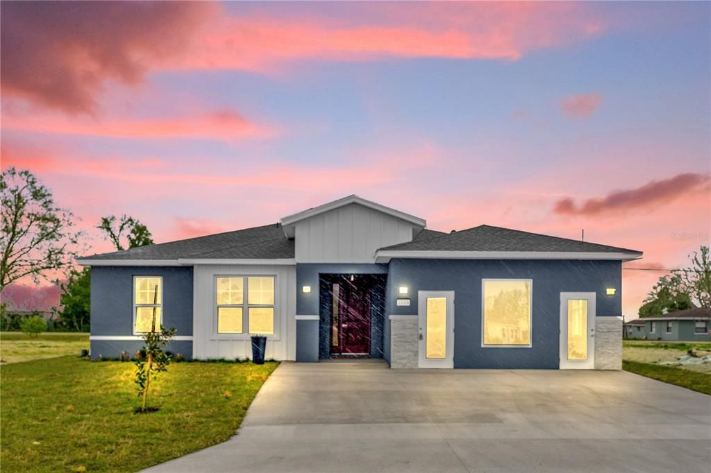 En Venta: $385,000 (3 camas, 2 baños, 2032 Pies cuadrados)