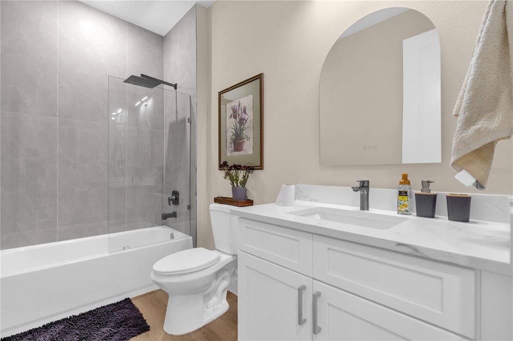 En Venta: $385,000 (3 camas, 2 baños, 2032 Pies cuadrados)