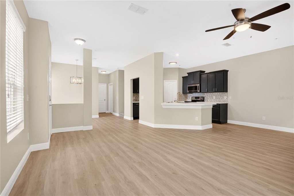 En Venta: $355,000 (3 camas, 2 baños, 1699 Pies cuadrados)