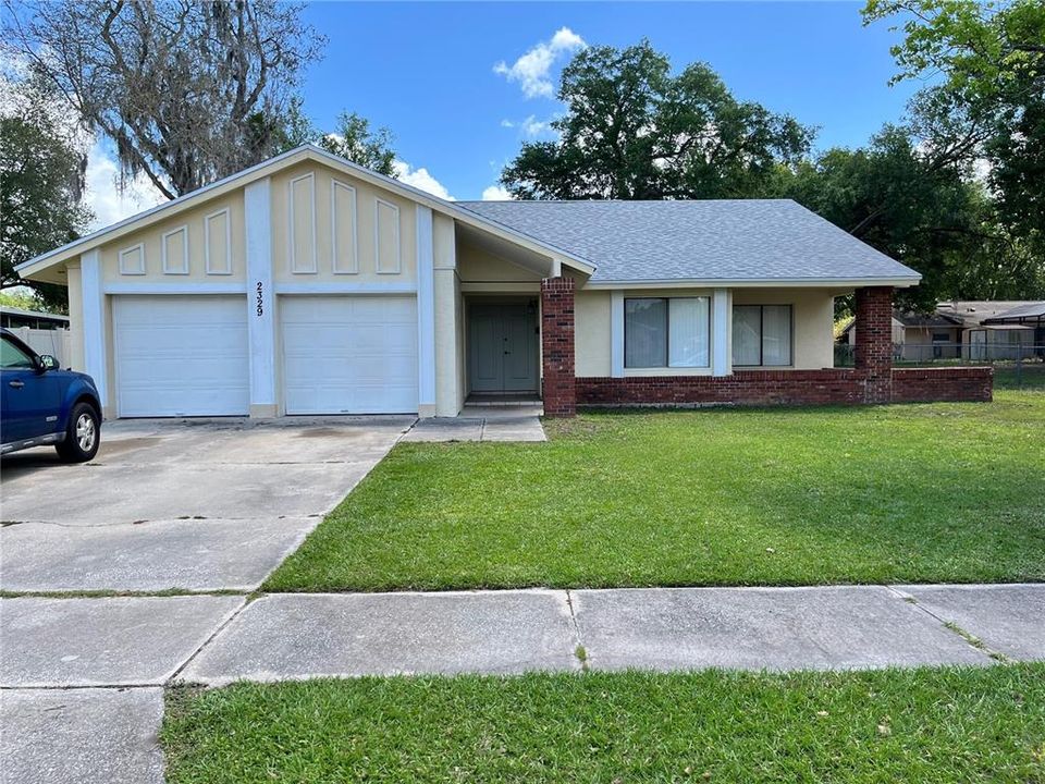 Recently Rented: $2,300 (3 beds, 2 baths, 1612 Square Feet)