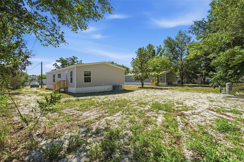 合同活跃: $249,900 (3 贝兹, 2 浴室, 1398 平方英尺)