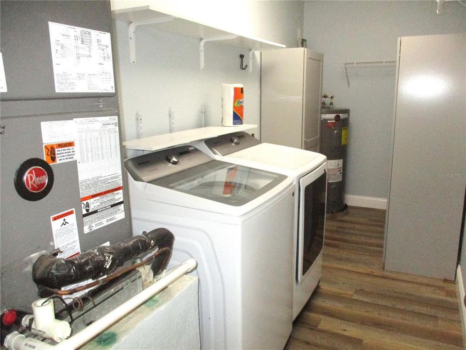 На продажу: $299,000 (3 спален, 2 ванн, 1760 Квадратных фут)