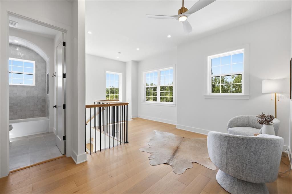 Activo con contrato: $1,395,000 (4 camas, 3 baños, 2916 Pies cuadrados)