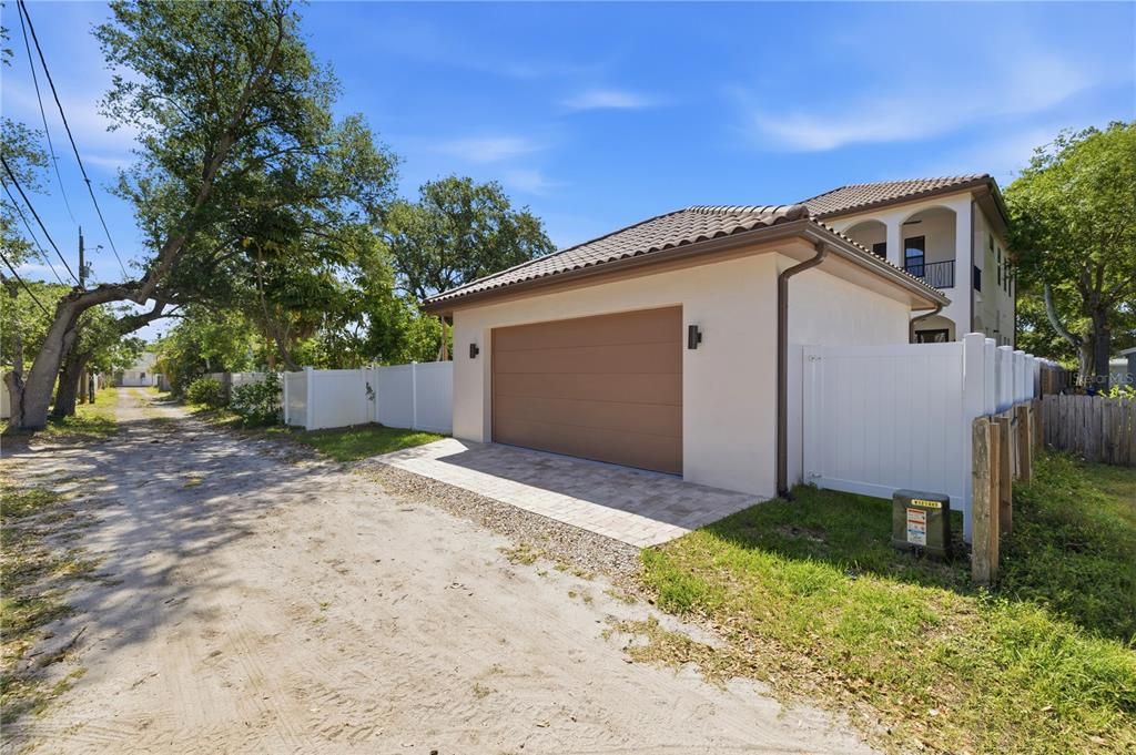 Activo con contrato: $1,395,000 (4 camas, 3 baños, 2916 Pies cuadrados)