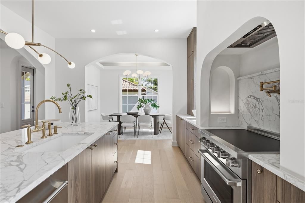 Activo con contrato: $1,395,000 (4 camas, 3 baños, 2916 Pies cuadrados)