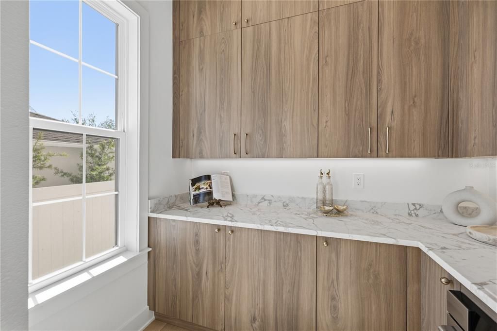 Activo con contrato: $1,395,000 (4 camas, 3 baños, 2916 Pies cuadrados)