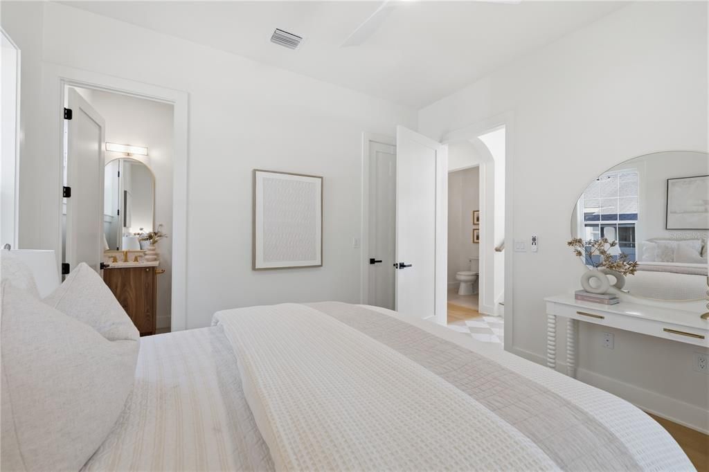 Activo con contrato: $1,395,000 (4 camas, 3 baños, 2916 Pies cuadrados)