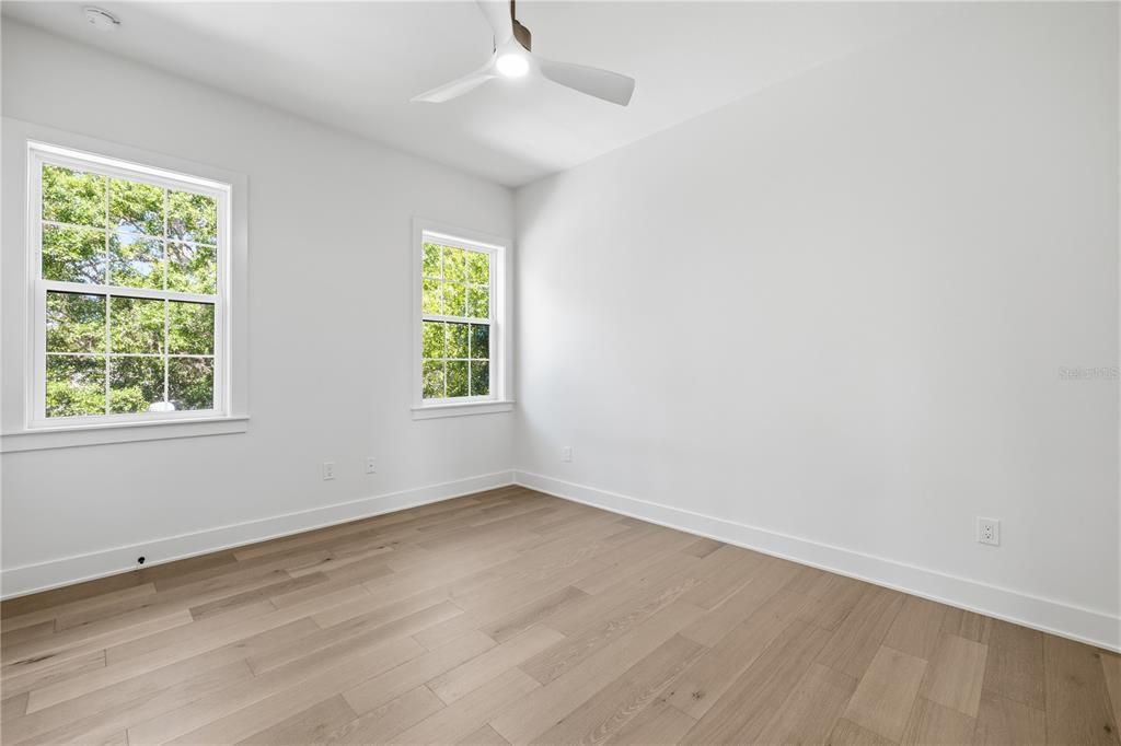 Activo con contrato: $1,395,000 (4 camas, 3 baños, 2916 Pies cuadrados)