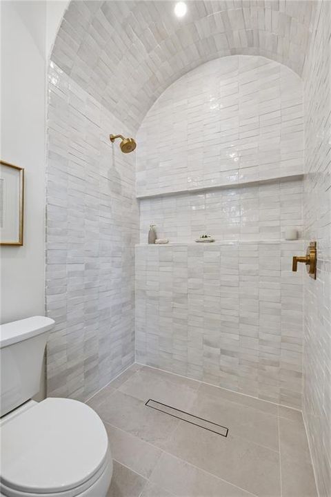 Activo con contrato: $1,395,000 (4 camas, 3 baños, 2916 Pies cuadrados)