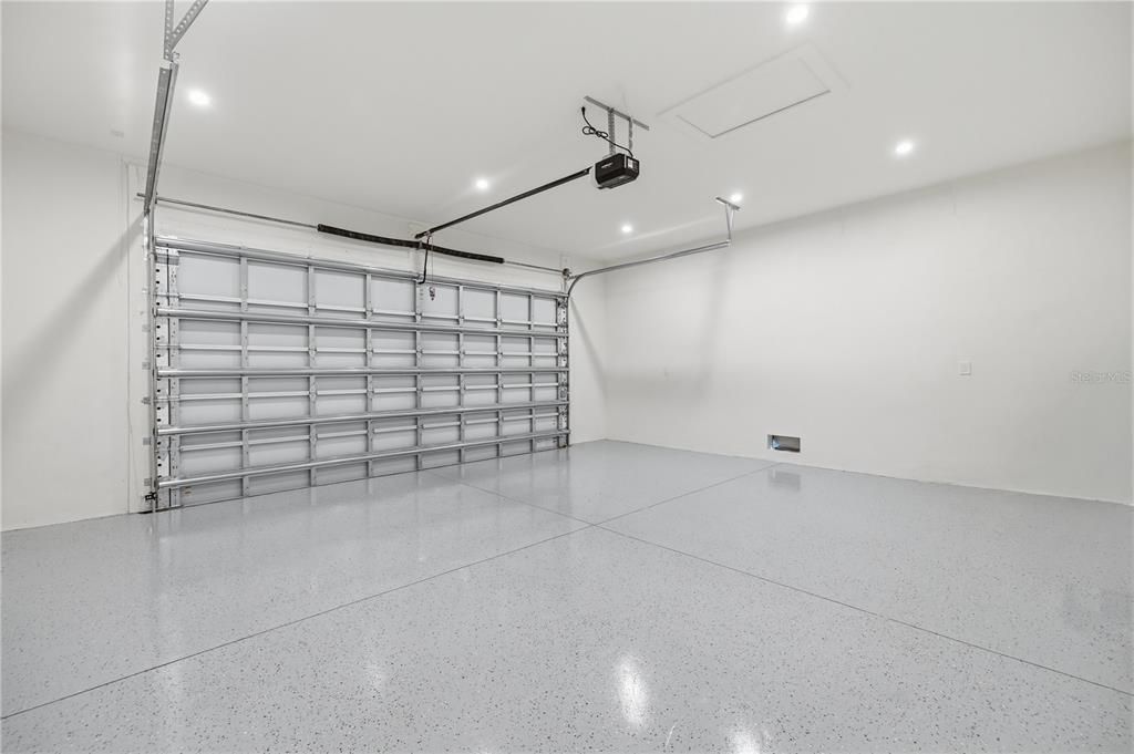 Activo con contrato: $1,395,000 (4 camas, 3 baños, 2916 Pies cuadrados)