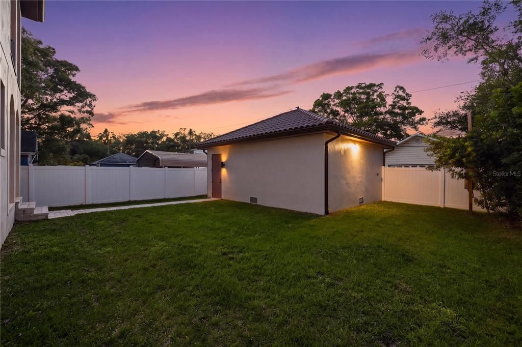 Activo con contrato: $1,395,000 (4 camas, 3 baños, 2916 Pies cuadrados)