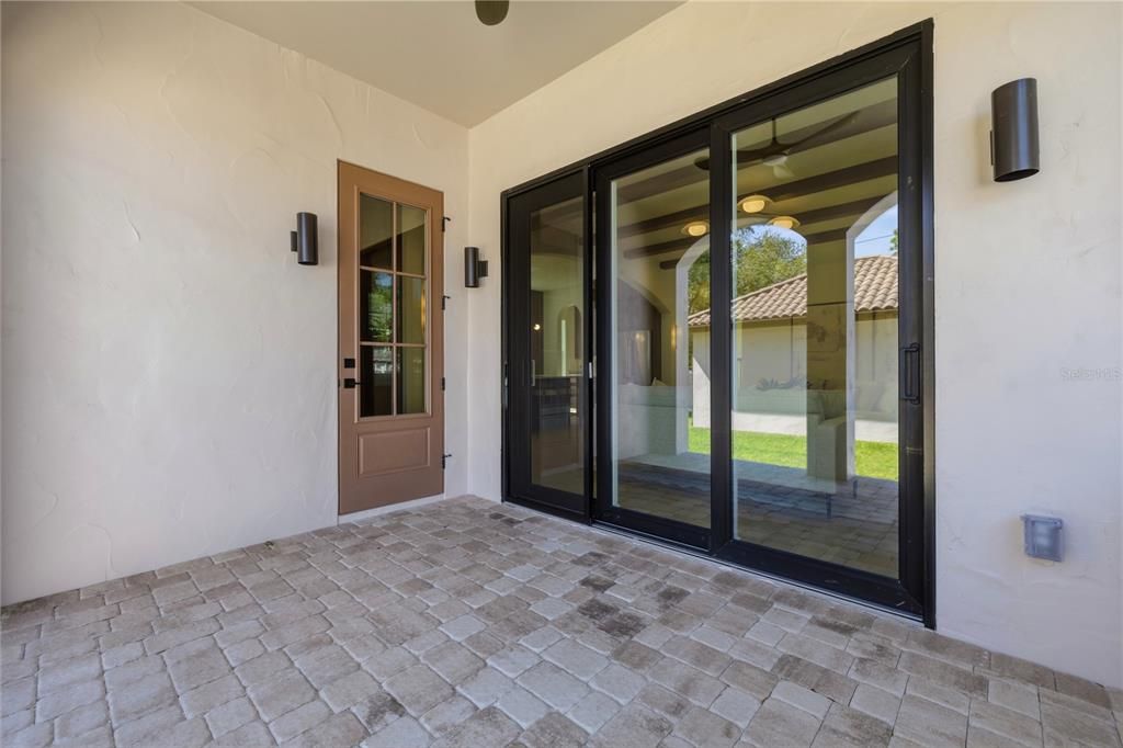 Activo con contrato: $1,395,000 (4 camas, 3 baños, 2916 Pies cuadrados)