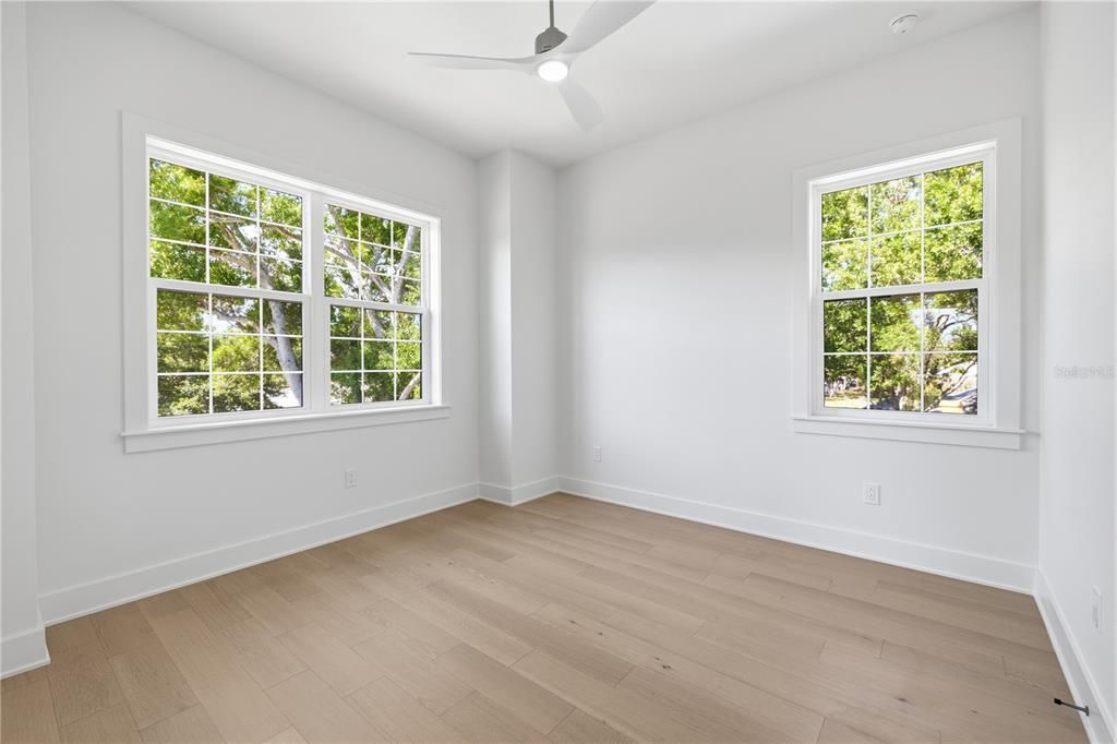 Activo con contrato: $1,395,000 (4 camas, 3 baños, 2916 Pies cuadrados)