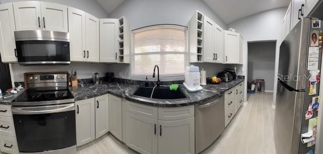 For Sale: $279,900 (4 beds, 2 baths, 1786 Square Feet)